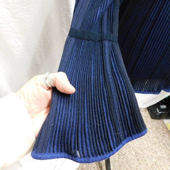Club Monaco M Blue & Black Ribbed Striped Cold Shoulder Blouse NEW - Picture 5 of 6